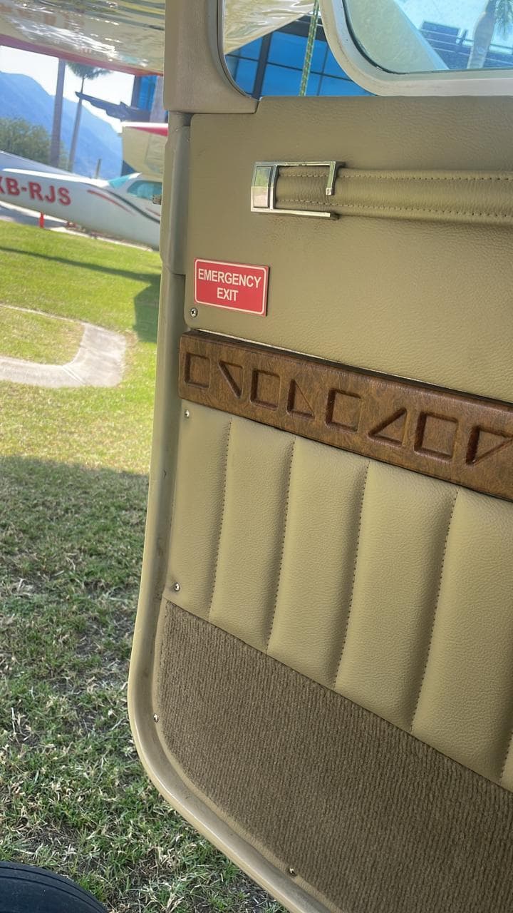 Apertura vehicular 140